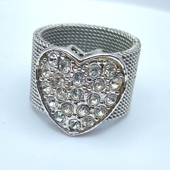 The Unbranded Brand Jewelry - Silver-Tone Mesh Style Pave Rhinestone Heart-Shaped Top Class Band Cocktail Ring
